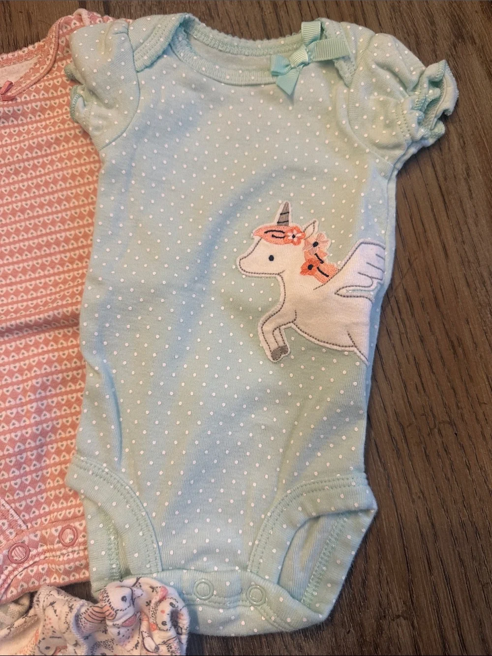 Lot of 5 Carter's Newborn Girl Short Sleeve Bodysuits EUC